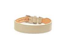 Cargar imagen en el visor de la galería, Classic Leather Wide Dog Collar Product vendor