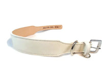Cargar imagen en el visor de la galería, Classic Leather Wide Dog Collar Product vendor
