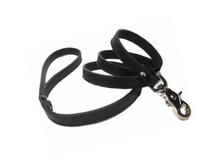 Cargar imagen en el visor de la galería, Classic Leather Dog Leash Product vendor