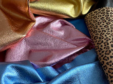 Cargar imagen en el visor de la galería, Leather Colors Product vendor