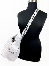 Cargar imagen en el visor de la galería, Jaxon Leather Sling Carrier - Around The Collar NY