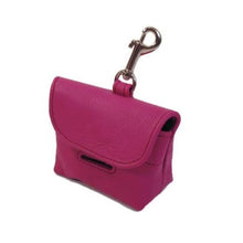 Cargar imagen en el visor de la galería, Classic Leather Poop Bag Holder - Around The Collar NY