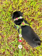Cargar imagen en el visor de la galería, Luna Dog Collar with Mushrooms &amp; Flowers Product vendor