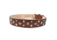 Cargar imagen en el visor de la galería, Bella Leather Dog Collar with Jewels and Crowns Cluster Product vendor